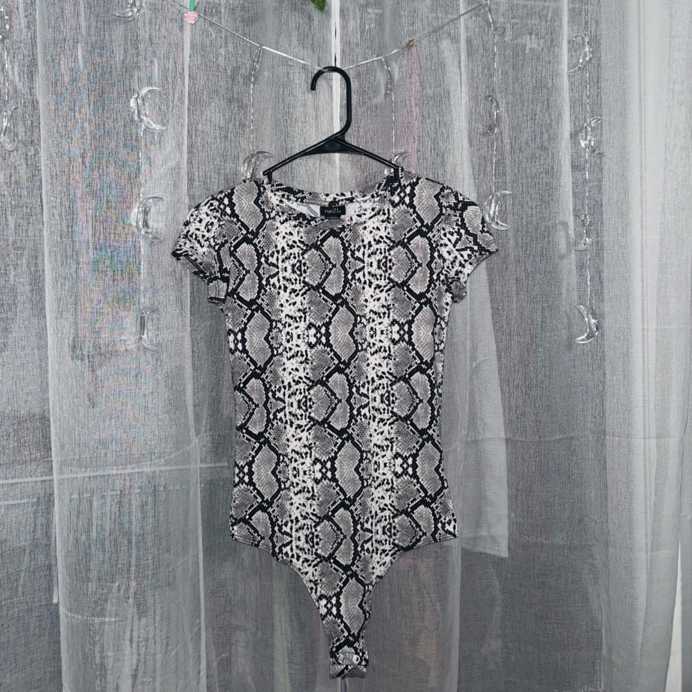 Rue21 black and white snakeskin bodysuit
